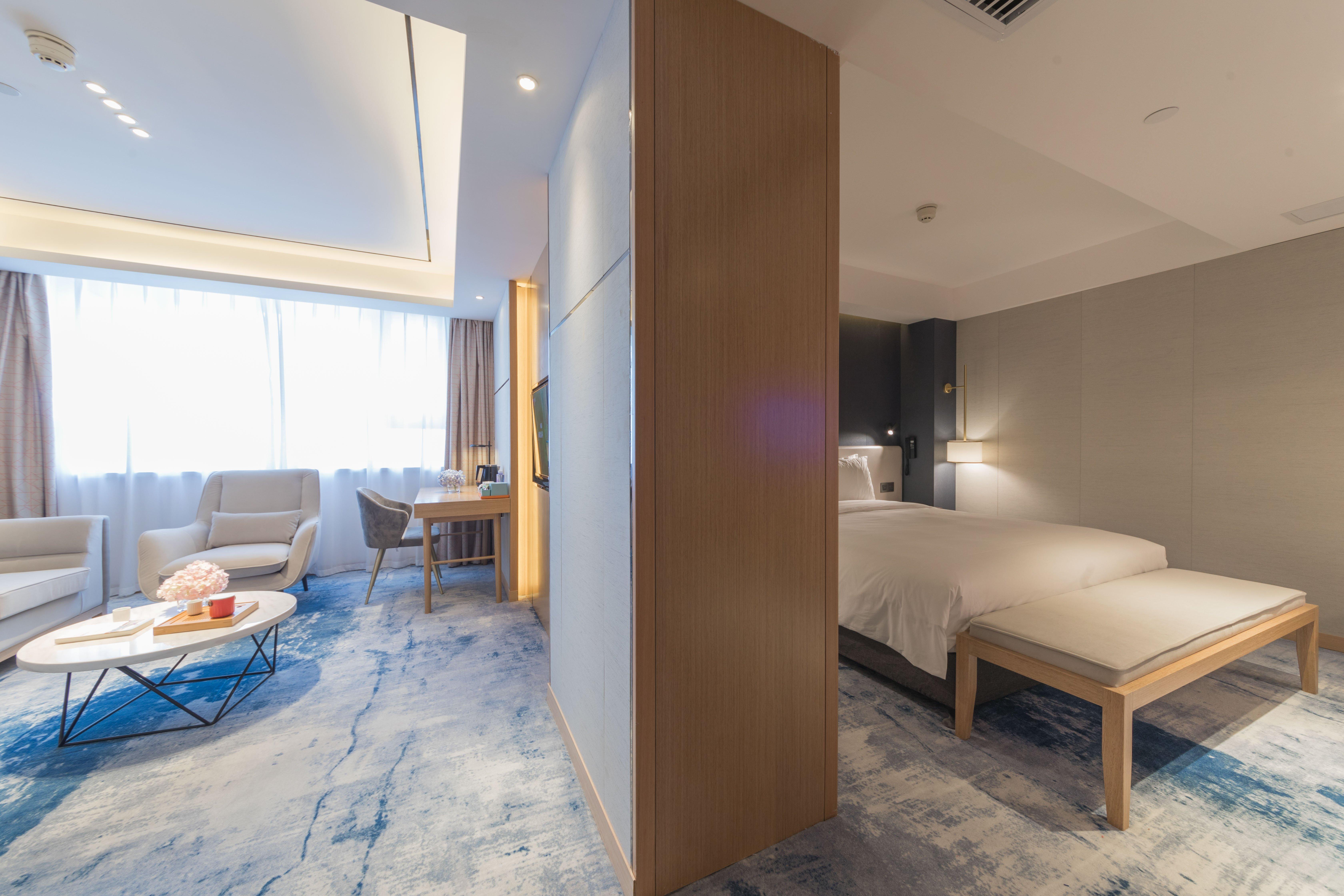 Hotel Express Jiading Center By Ihg 3*